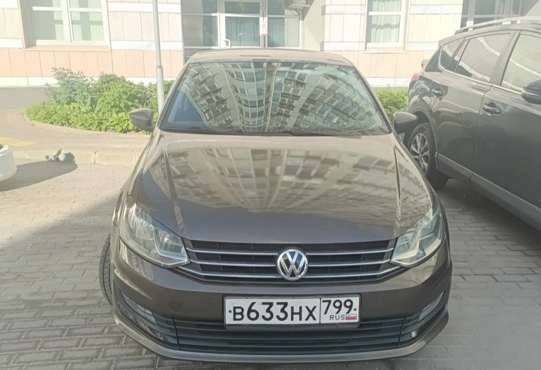 Аренда volkswagen polo эконом класса 2019 года в городе Москва Каховская от 1920 руб./сутки, передний привод, двигатель: бензин, объем 1.6 литров, ОСАГО (Мультидрайв), без водителя, недорого, вид 2 - RentRide