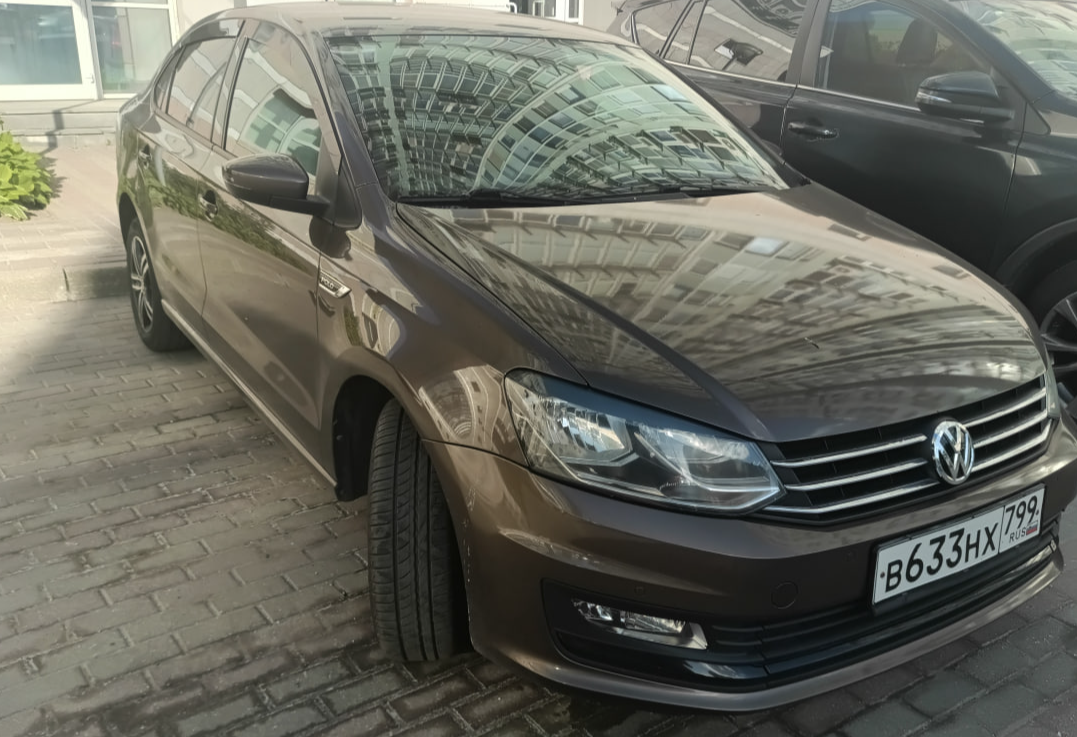 Аренда volkswagen polo эконом класса 2019 года в городе Москва Каховская от 1920 руб./сутки, передний привод, двигатель: бензин, объем 1.6 литров, ОСАГО (Мультидрайв), без водителя, недорого - RentRide