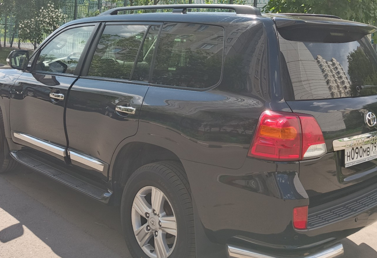 Аренда toyota land-cruiser-200 бизнес класса 2012 года в городе Москва Волгоградский проспект от 7200 руб./сутки, полный привод, двигатель: бензин, объем 4600 литров, ОСАГО (Мультидрайв), без водителя, недорого, вид 5 - RentRide
