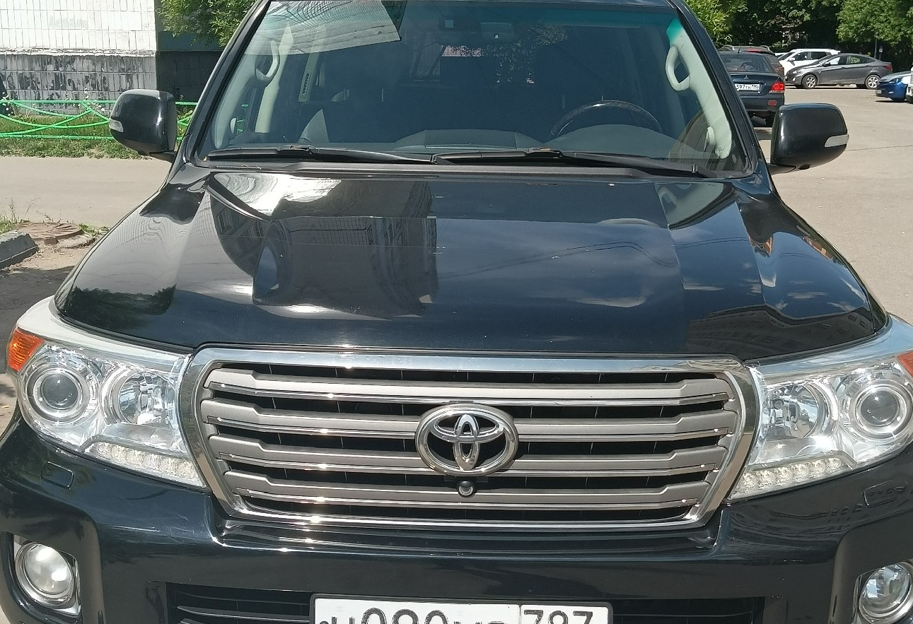 Аренда toyota land-cruiser-200 бизнес класса 2012 года в городе Москва Волгоградский проспект от 7200 руб./сутки, полный привод, двигатель: бензин, объем 4600 литров, ОСАГО (Мультидрайв), без водителя, недорого, вид 2 - RentRide