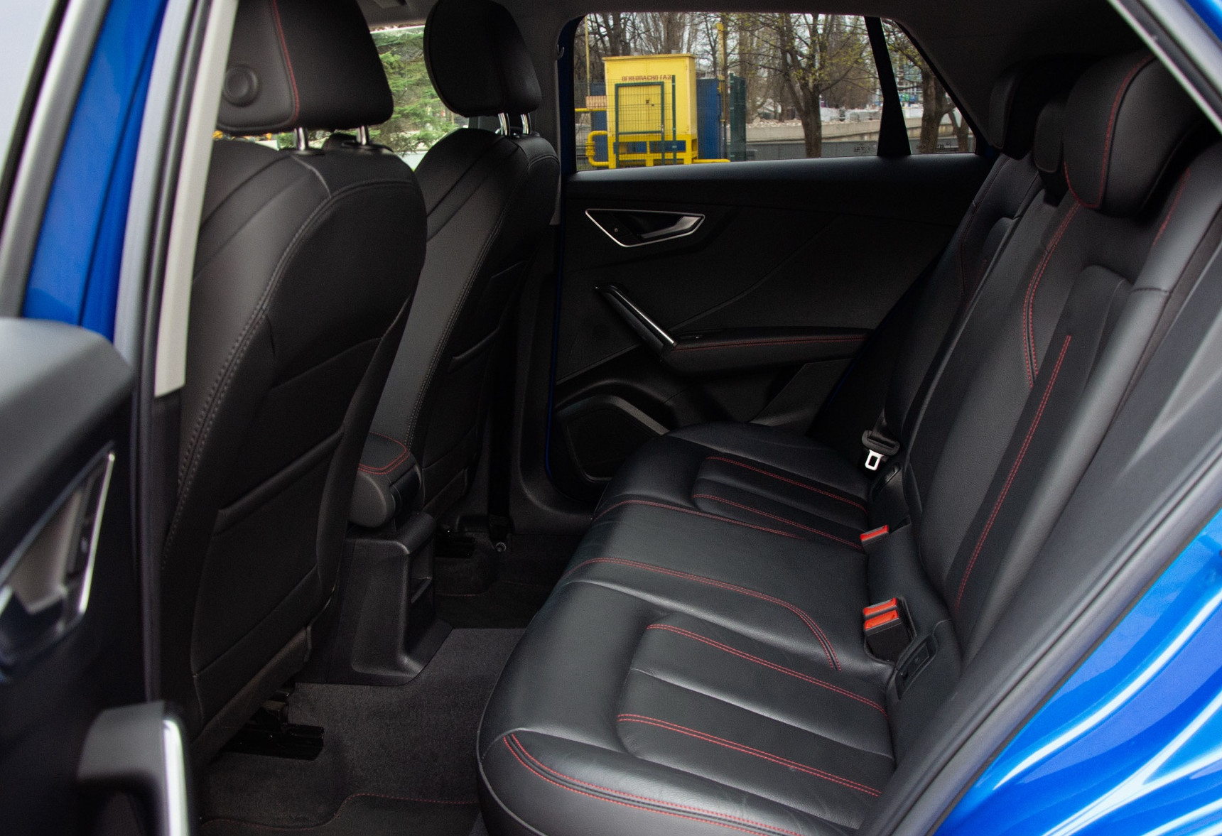 Аренда audi q2 бизнес класса 2021 года в городе Москва от 5832 руб./сутки, передний привод, двигатель: бензин, объем 1.5 литров, каско (Впишу в полис), ОСАГО (Мультидрайв), без водителя, недорого, вид 11 - RentRide