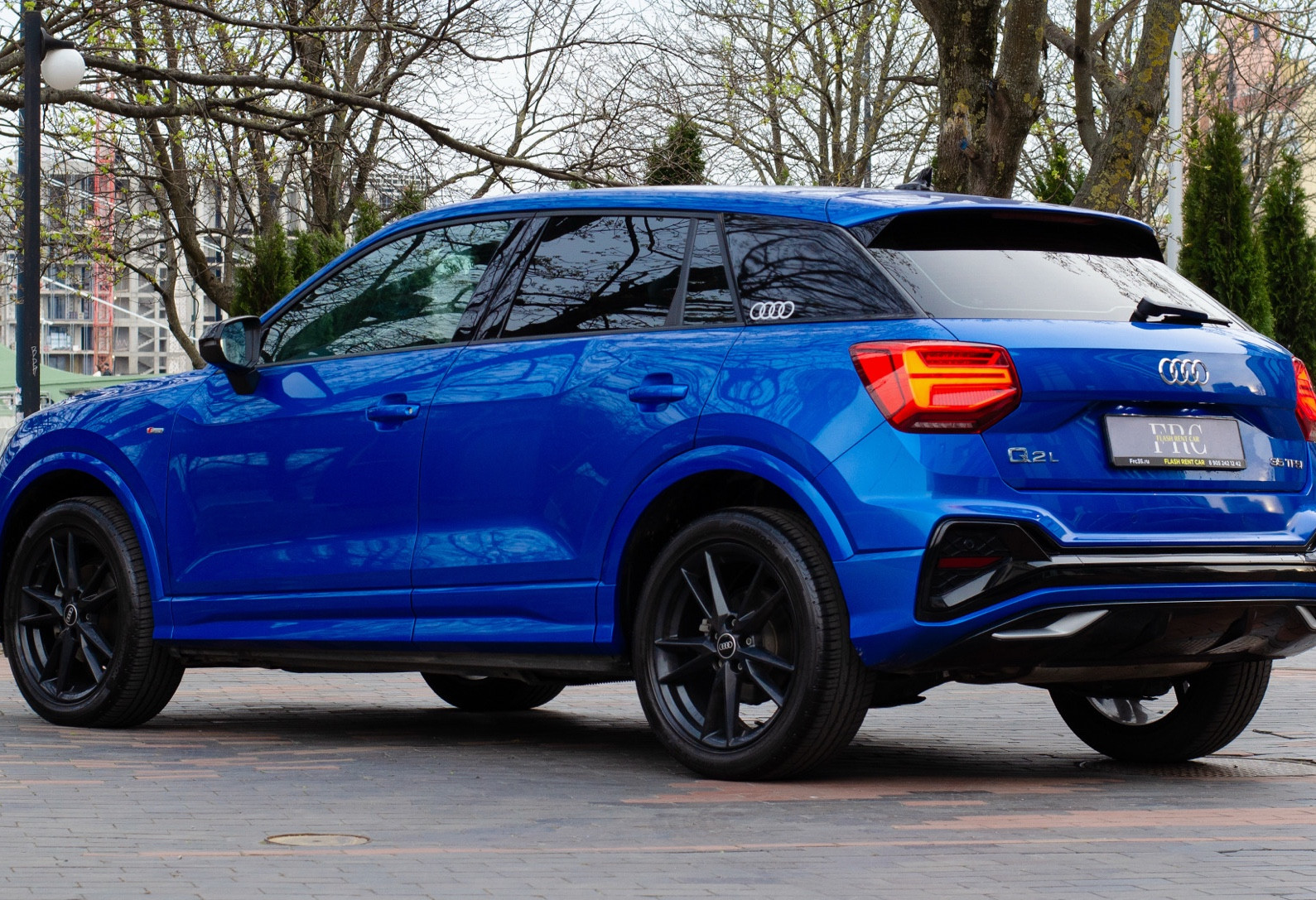 Аренда audi q2 бизнес класса 2021 года в городе Москва от 5832 руб./сутки, передний привод, двигатель: бензин, объем 1.5 литров, каско (Впишу в полис), ОСАГО (Мультидрайв), без водителя, недорого, вид 3 - RentRide