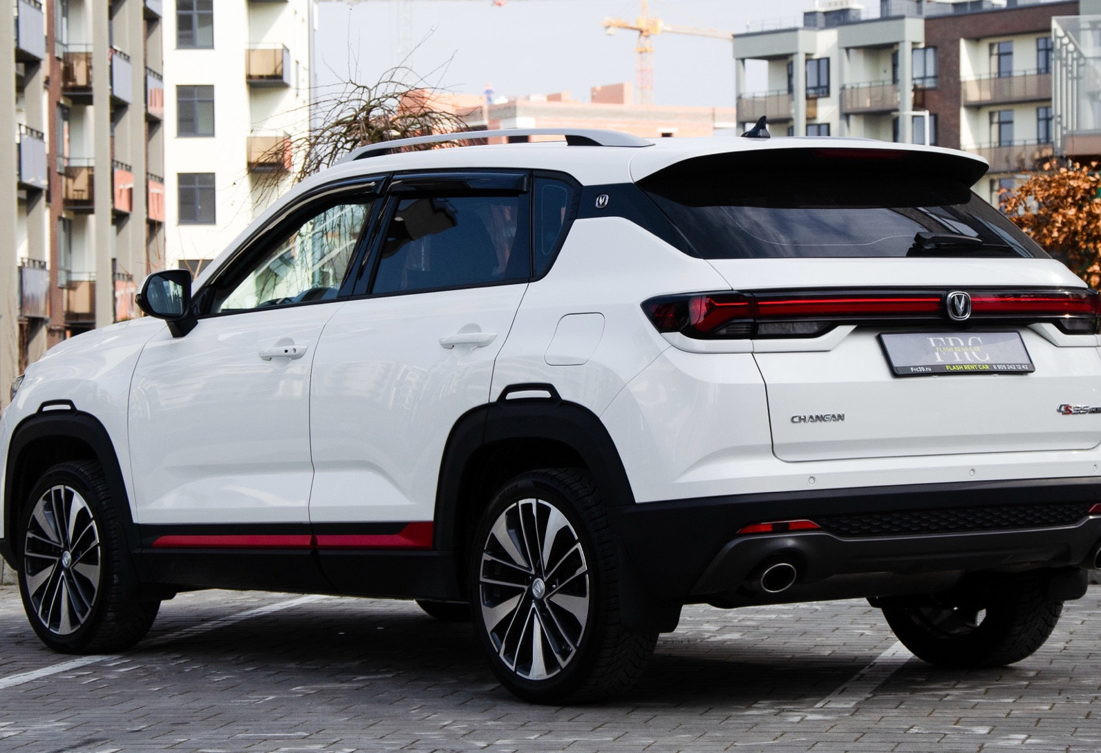 Аренда changan cs35plus комфорт класса 2024 года в городе Москва от 4392 руб./сутки, передний привод, двигатель: бензин, объем 1.6 литров, каско (Впишу в полис), ОСАГО (Мультидрайв), без водителя, недорого, вид 3 - RentRide