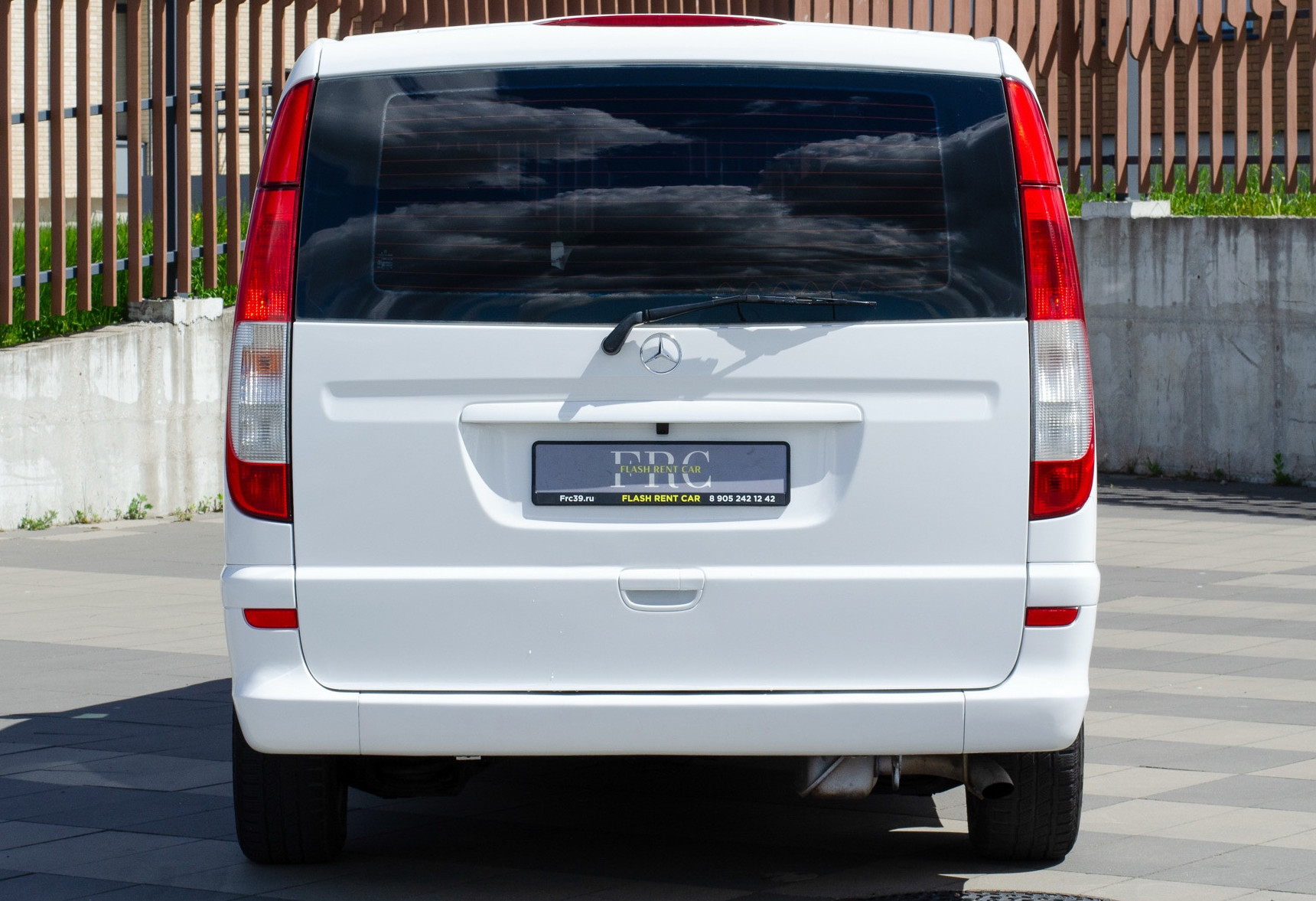 Аренда mercedes-benz vito 2011 года в городе Москва от 6712 руб./сутки, задний привод, двигатель: дизель, объем 2.1 литр, каско (Впишу в полис), ОСАГО (Мультидрайв), без водителя, недорого, вид 6 - RentRide