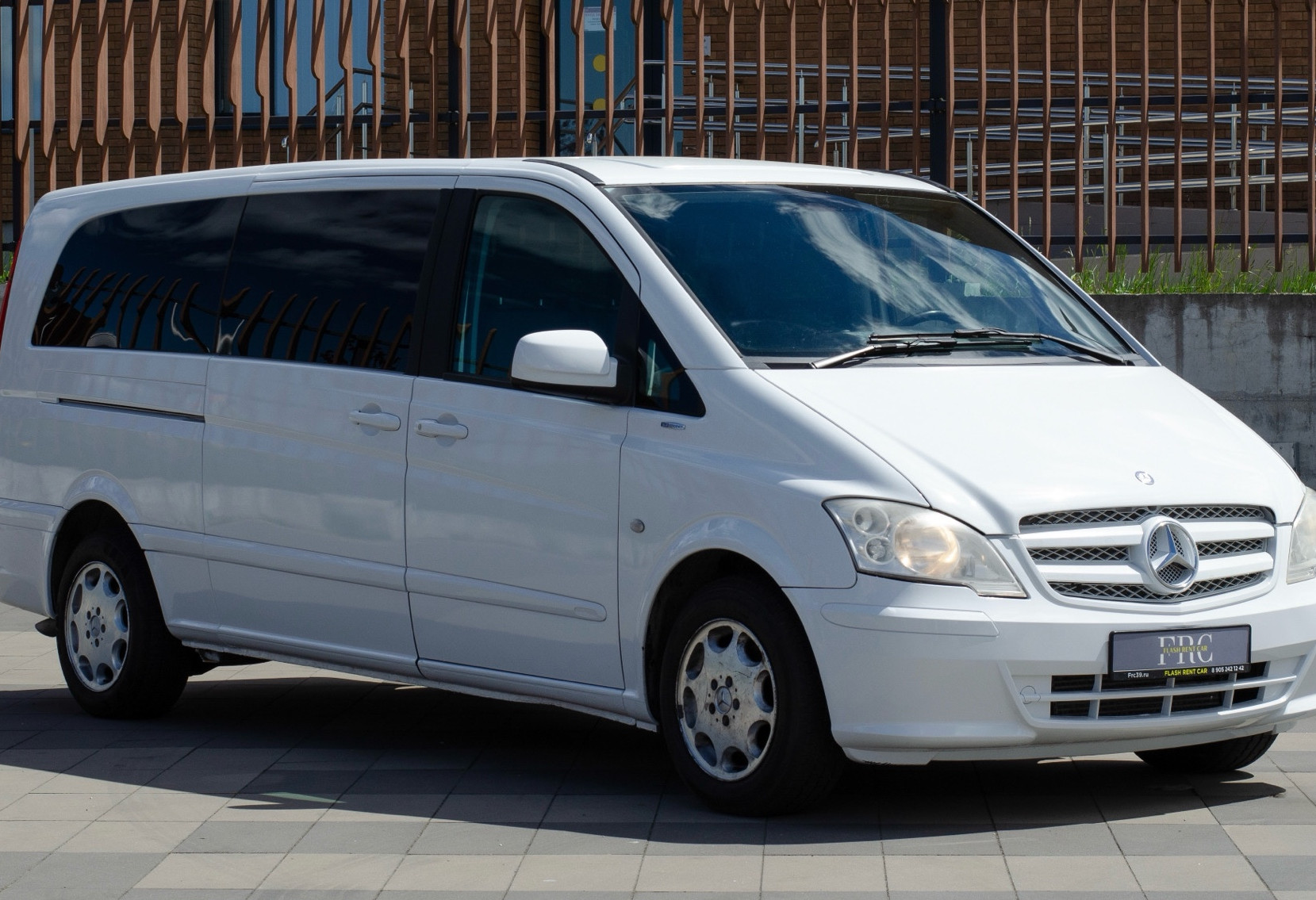 Аренда mercedes-benz vito 2011 года в городе Москва от 6712 руб./сутки, задний привод, двигатель: дизель, объем 2.1 литр, каско (Впишу в полис), ОСАГО (Мультидрайв), без водителя, недорого, вид 2 - RentRide