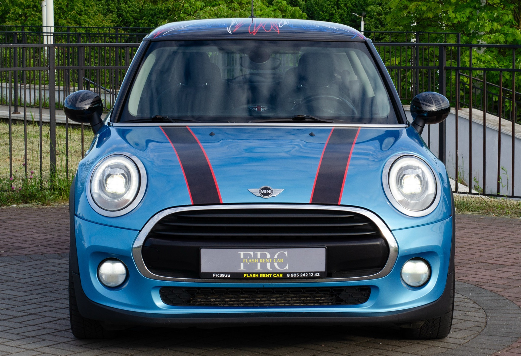 Аренда mini cooper бизнес класса 2017 года в городе Москва от 5112 руб./сутки, передний привод, двигатель: бензин, объем 1.5 литров, каско (Впишу в полис), ОСАГО (Мультидрайв), без водителя, недорого, вид 5 - RentRide