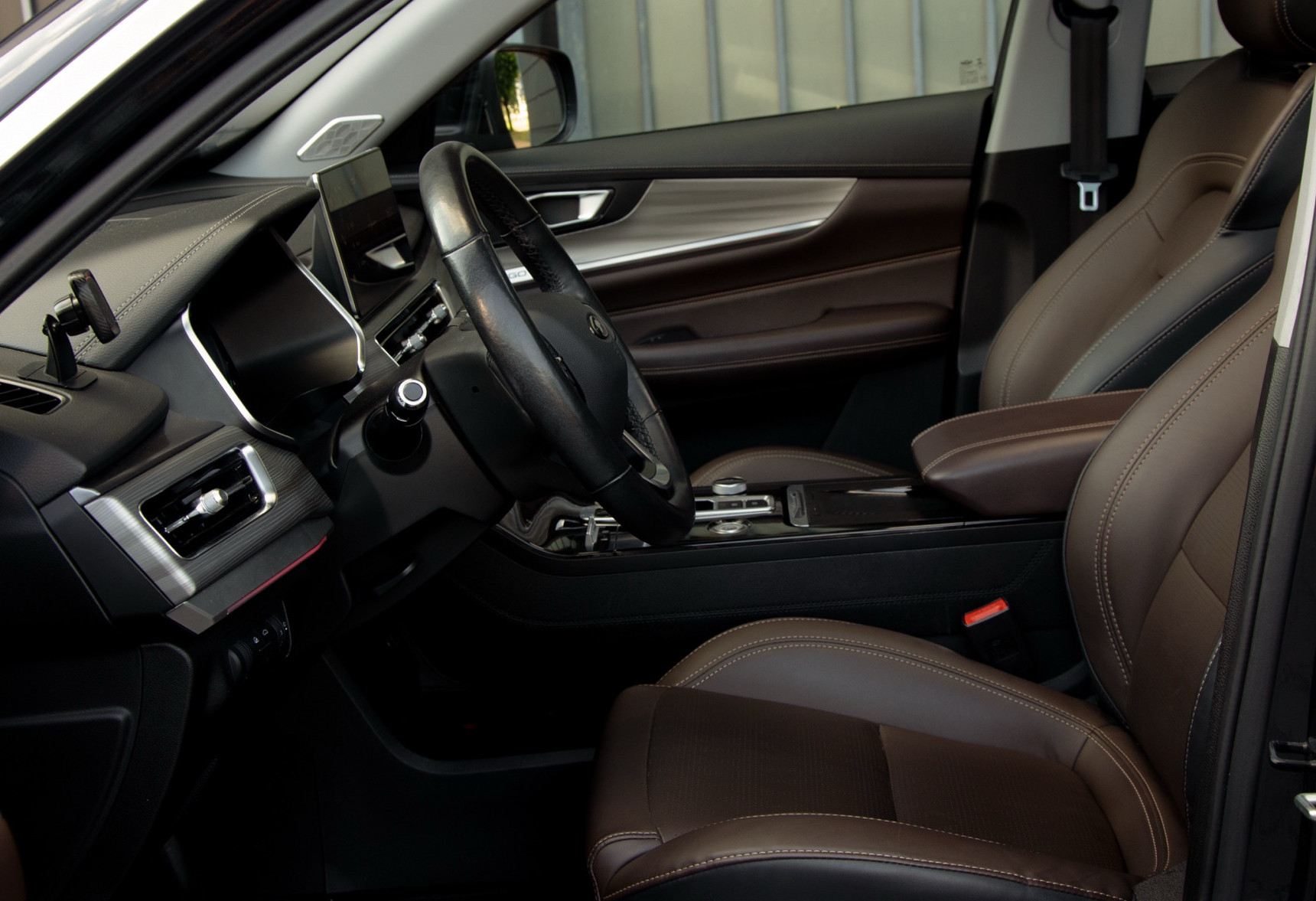Аренда chery tiggo-8-pro комфорт класса 2021 года в городе Москва от 5032 руб./сутки, полный привод, двигатель: бензин, объем 2 литра, каско (Впишу в полис), ОСАГО (Мультидрайв), без водителя, недорого, вид 9 - RentRide