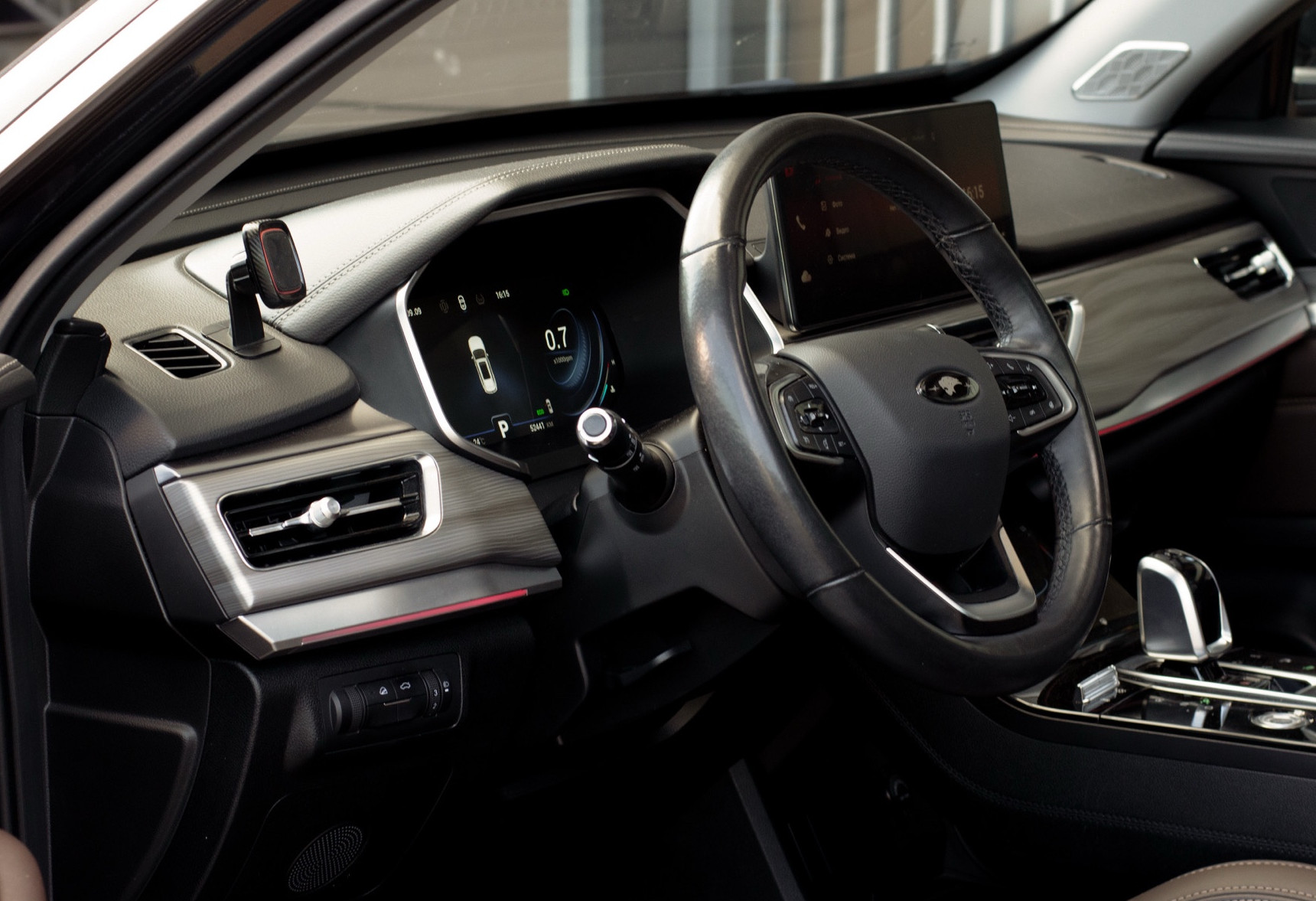 Аренда chery tiggo-8-pro комфорт класса 2021 года в городе Москва от 5032 руб./сутки, полный привод, двигатель: бензин, объем 2 литра, каско (Впишу в полис), ОСАГО (Мультидрайв), без водителя, недорого, вид 10 - RentRide