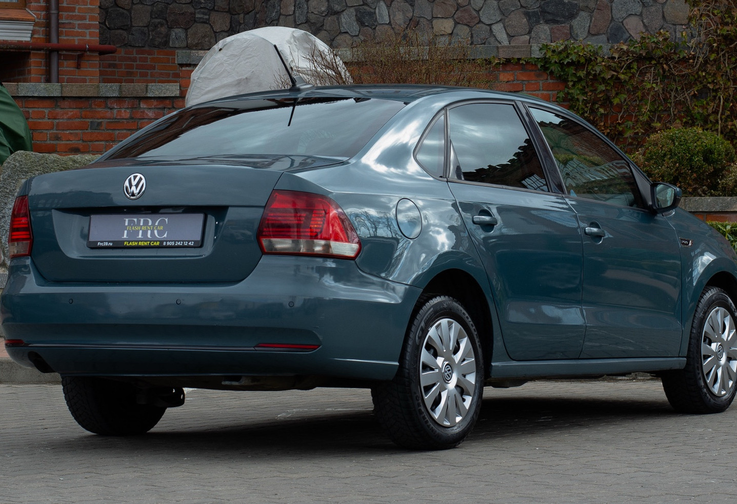 Аренда volkswagen polo эконом класса 2019 года в городе Москва от 2792 руб./сутки, передний привод, двигатель: бензин, объем 1.6 литров, каско (Впишу в полис), ОСАГО (Мультидрайв), без водителя, недорого, вид 3 - RentRide
