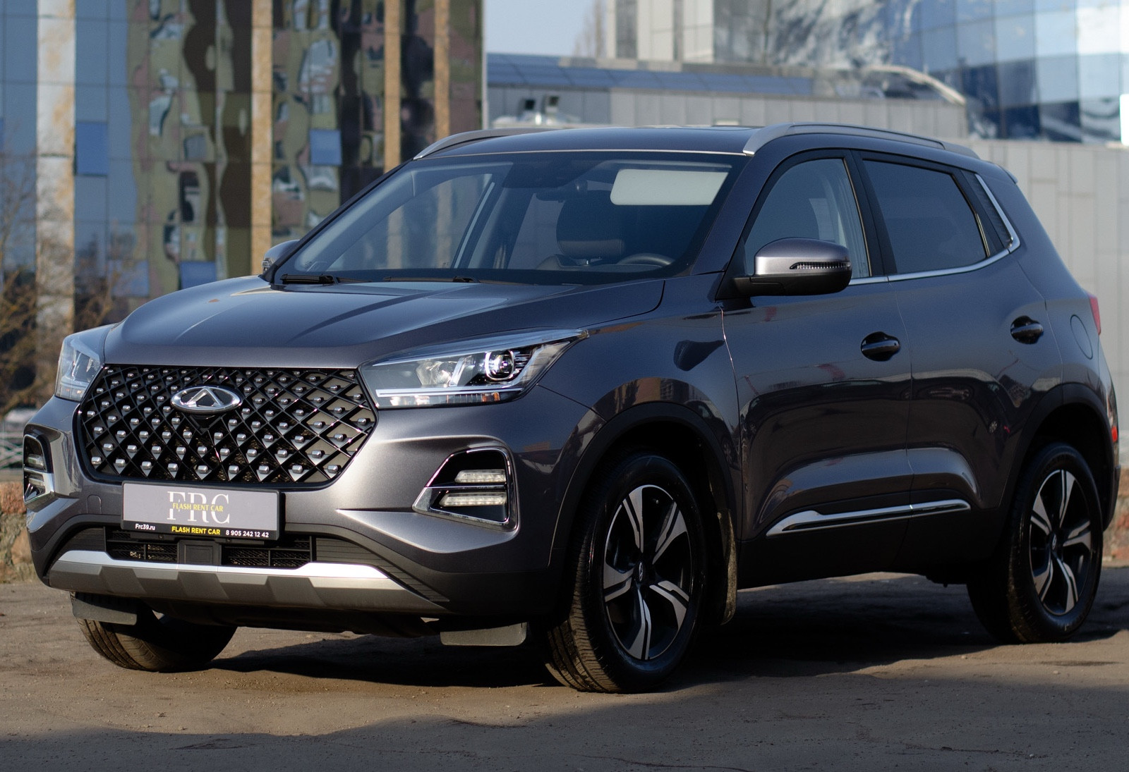 Аренда chery tiggo-4 комфорт класса 2023 года в городе Москва от 3592 руб./сутки, передний привод, двигатель: бензин, объем 1.5 литров, каско (Впишу в полис), ОСАГО (Мультидрайв), без водителя, недорого - RentRide