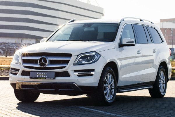 Прокат авто mercedes-benz gl-klass бизнес класса 2013 года в городе Калининград от 7992 руб./сутки, полный привод, двигатель: дизель, объем 3 литра, каско (Впишу в полис), ОСАГО (Мультидрайв), без водителя, недорого - RentRide