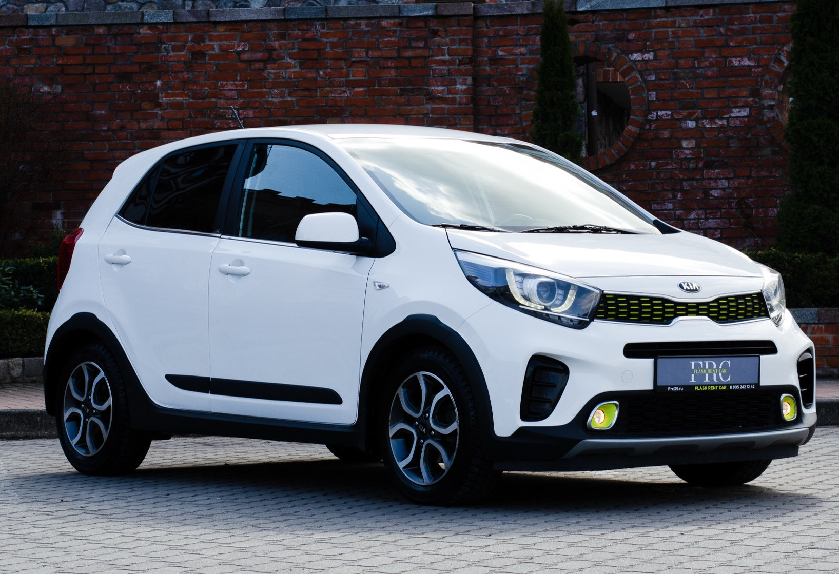 Аренда kia picanto эконом класса 2018 года в городе Москва от 3032 руб./сутки, передний привод, двигатель: бензин, объем 1.3 литра, каско (Впишу в полис), ОСАГО (Мультидрайв), без водителя, недорого, вид 2 - RentRide