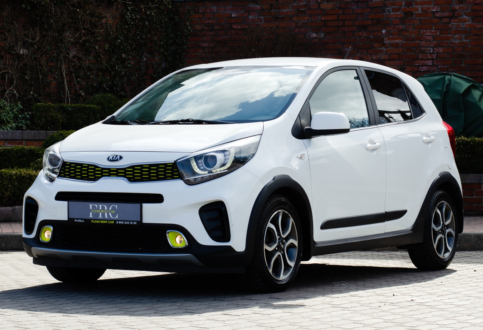 Аренда kia picanto эконом класса 2018 года в городе Москва от 3032 руб./сутки, передний привод, двигатель: бензин, объем 1.3 литра, каско (Впишу в полис), ОСАГО (Мультидрайв), без водителя, недорого - RentRide