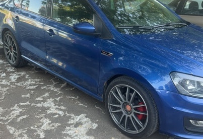 Аренда volkswagen polo эконом класса 2018 года в городе Москва Нагорная от 3192 руб./сутки, передний привод, двигатель: бензин, объем 1.6 литров, ОСАГО (Мультидрайв), без водителя, недорого, вид 2 - RentRide