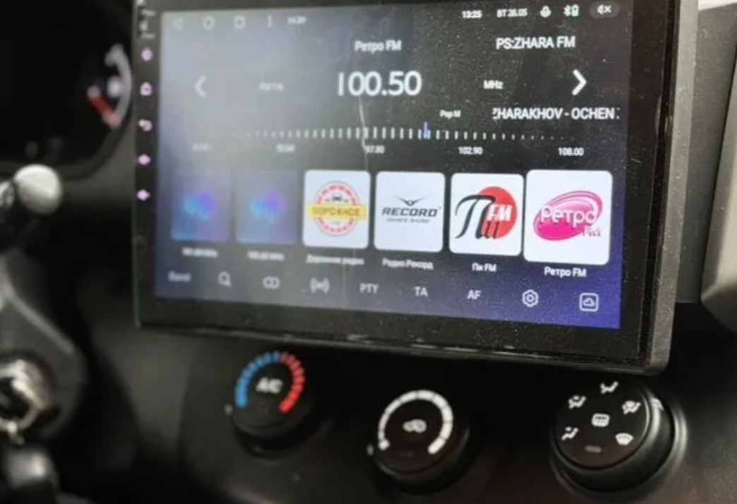 Аренда lifan x60 эконом класса 2015 года в городе Москва Бауманская от 2000 руб./сутки, передний привод, двигатель: бензин, объем 1.8 литров, ОСАГО (Впишу в полис), без водителя, недорого, вид 7 - RentRide