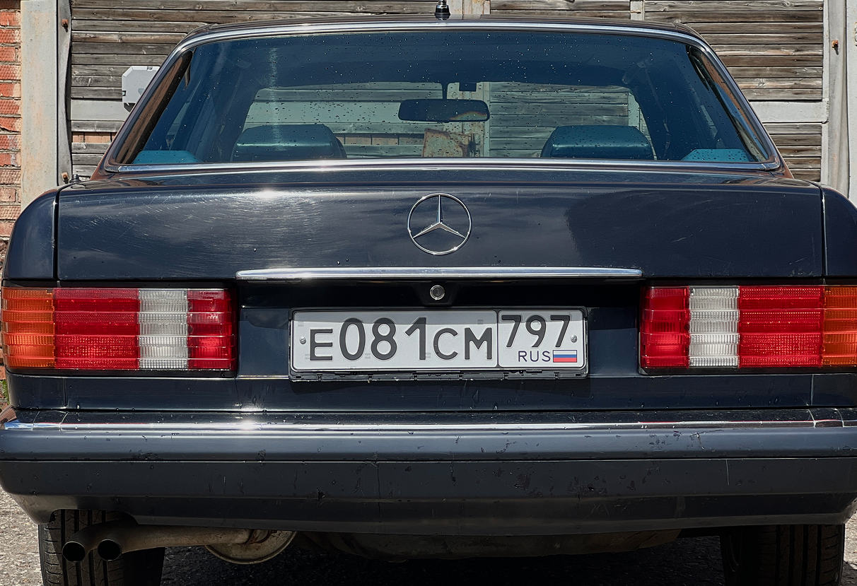 Аренда mercedes-benz s-klass 1986 года в городе Москва от 15992 руб./сутки, задний привод, двигатель: бензин, объем 3 литра, ОСАГО (Впишу в полис), без водителя, недорого, вид 5 - RentRide