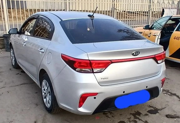 Аренда kia rio эконом класса 2018 года в городе Москва Отрадное от 2080 руб./сутки, передний привод, двигатель: бензин, объем 1.6 литров, ОСАГО (Впишу в полис), без водителя, недорого, вид 3 - RentRide