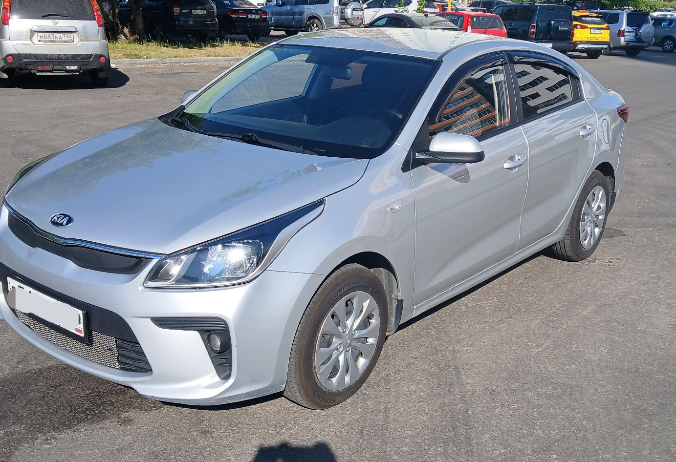 Аренда kia rio эконом класса 2018 года в городе Москва Отрадное от 2080 руб./сутки, передний привод, двигатель: бензин, объем 1.6 литров, ОСАГО (Впишу в полис), без водителя, недорого - RentRide