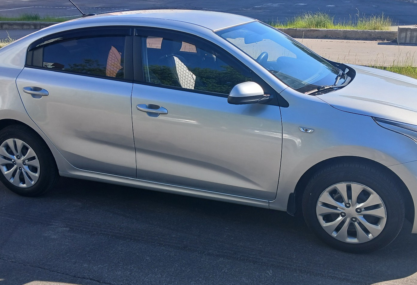 Аренда kia rio эконом класса 2018 года в городе Москва Отрадное от 2080 руб./сутки, передний привод, двигатель: бензин, объем 1.6 литров, ОСАГО (Впишу в полис), без водителя, недорого, вид 9 - RentRide