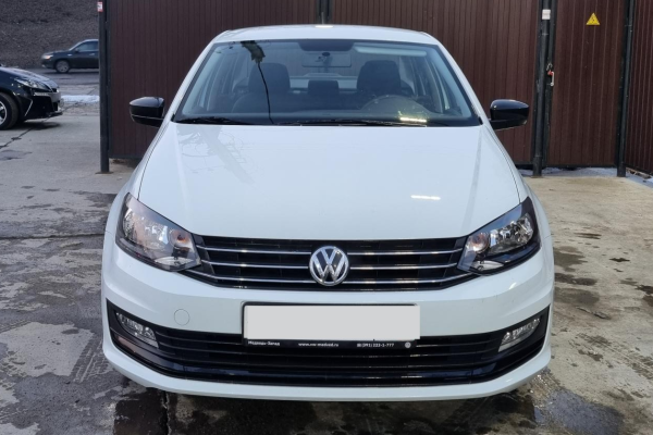 Прокат авто volkswagen polo эконом класса 2019 года в городе Москва Аминьевская от 800 руб./сутки, передний привод, двигатель: бензин, объем 1.6 литров, ОСАГО (Впишу в полис), без водителя, недорого - RentRide