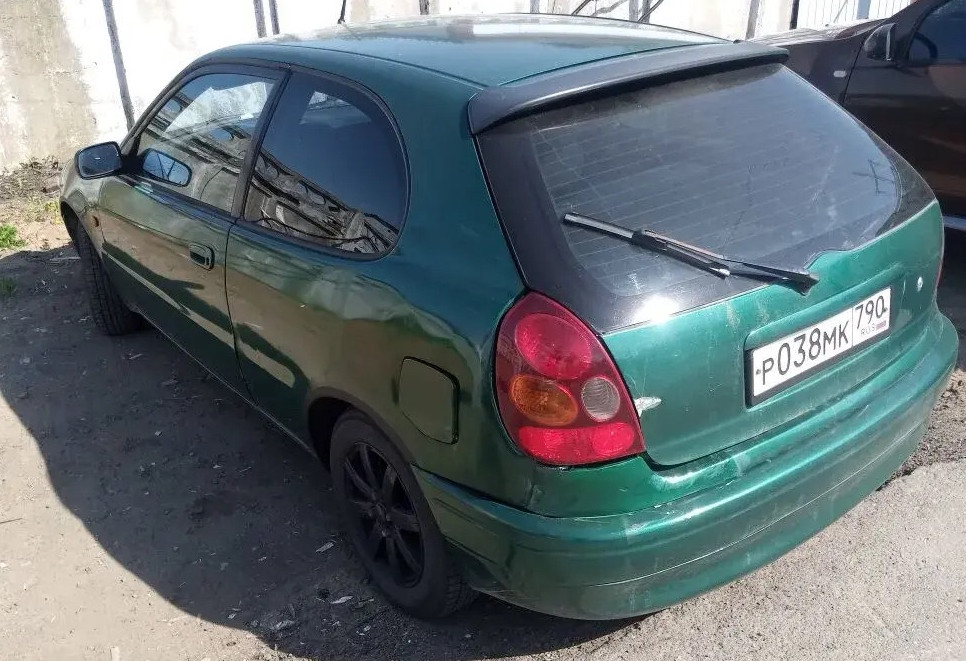 Аренда toyota corolla эконом класса 1999 года в городе Москва от 1119 руб./сутки, передний привод, двигатель: бензин, объем 1.3 литра, ОСАГО (Мультидрайв), без водителя, недорого, вид 2 - RentRide