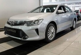 Аренда toyota camry стандарт класса 2016 года в городе Москва Пыхтино от 3600 руб./сутки, передний привод, двигатель: бензин, объем 2.5 литров, ОСАГО (Впишу в полис), без водителя, недорого - RentRide