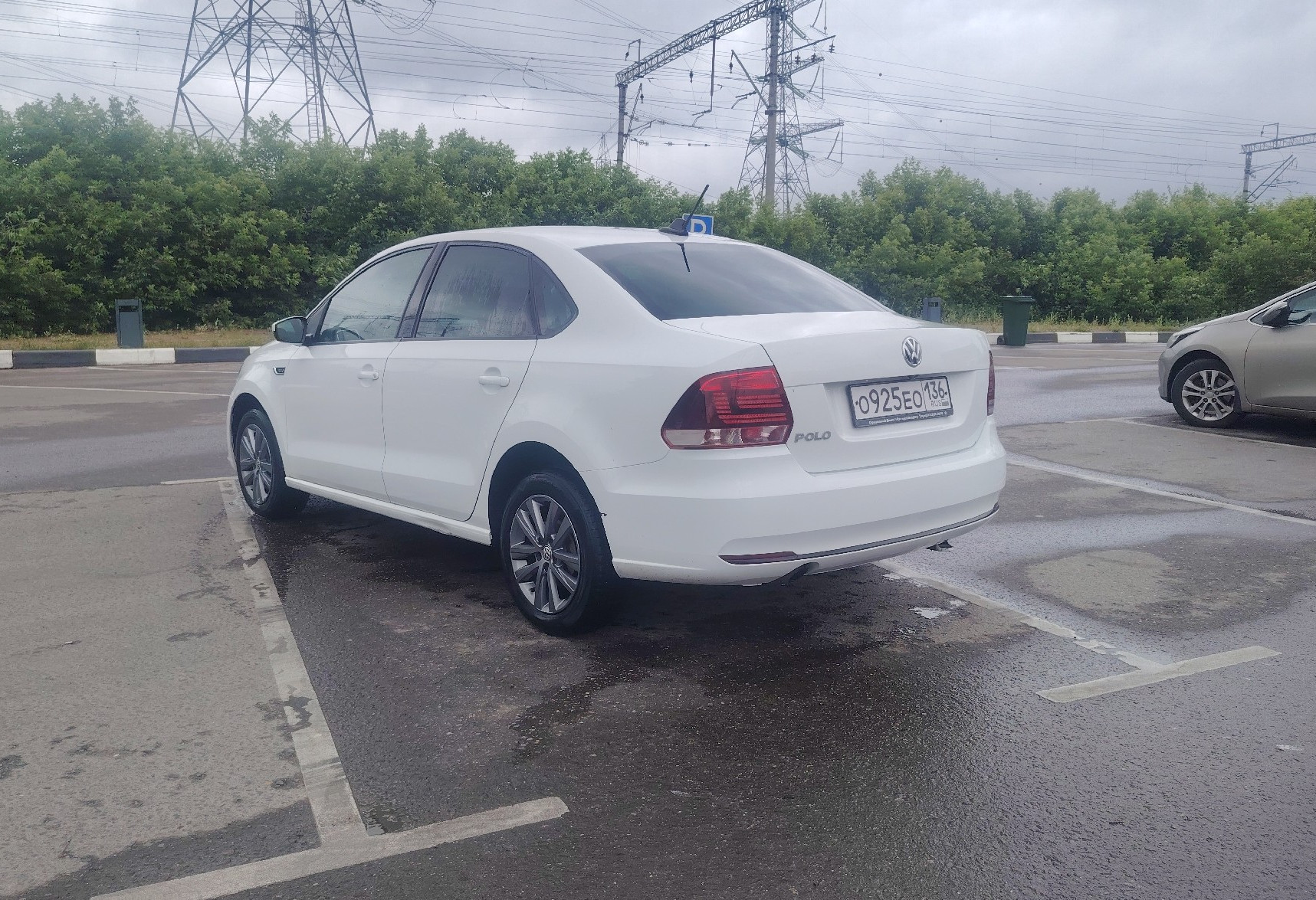 Аренда volkswagen polo эконом класса 2019 года в городе Москва Домодедовская от 1920 руб./сутки, передний привод, двигатель: бензин, объем 1.6 литров, ОСАГО (Мультидрайв), без водителя, недорого, вид 7 - RentRide