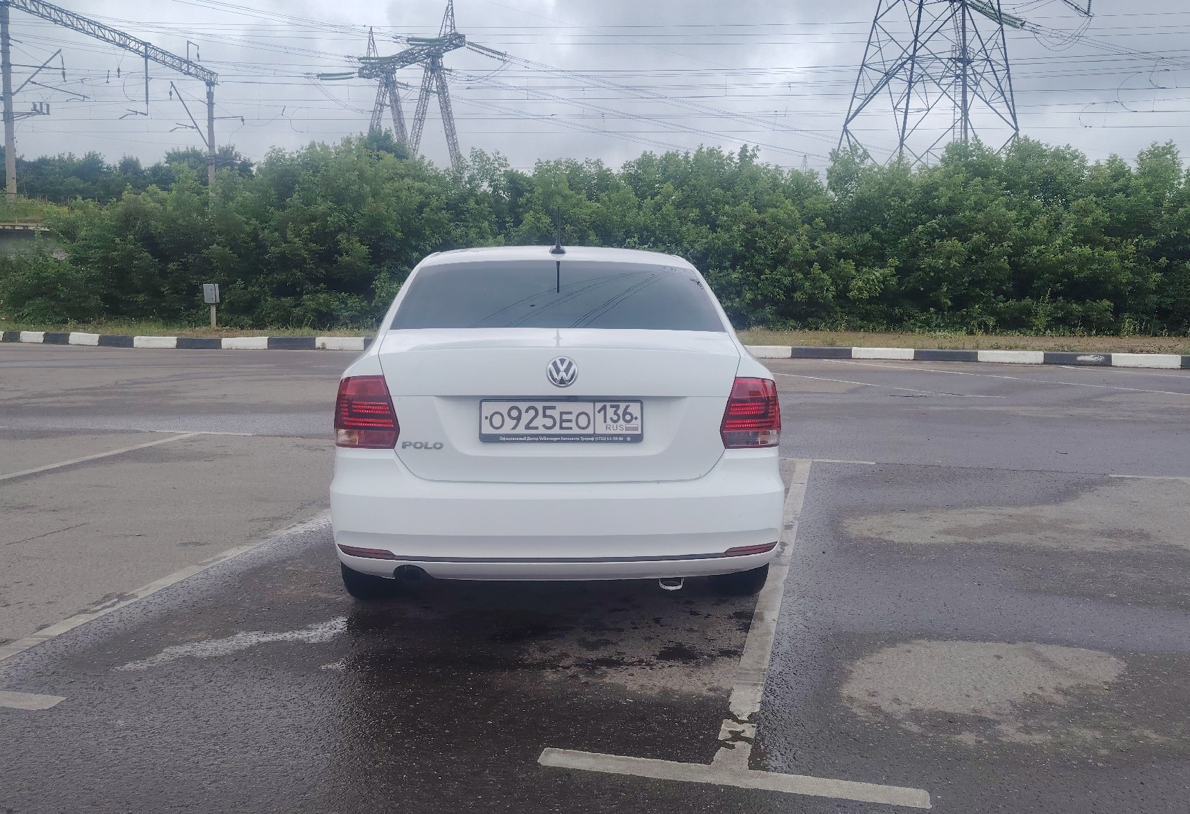 Аренда volkswagen polo эконом класса 2019 года в городе Москва Домодедовская от 1920 руб./сутки, передний привод, двигатель: бензин, объем 1.6 литров, ОСАГО (Мультидрайв), без водителя, недорого, вид 6 - RentRide