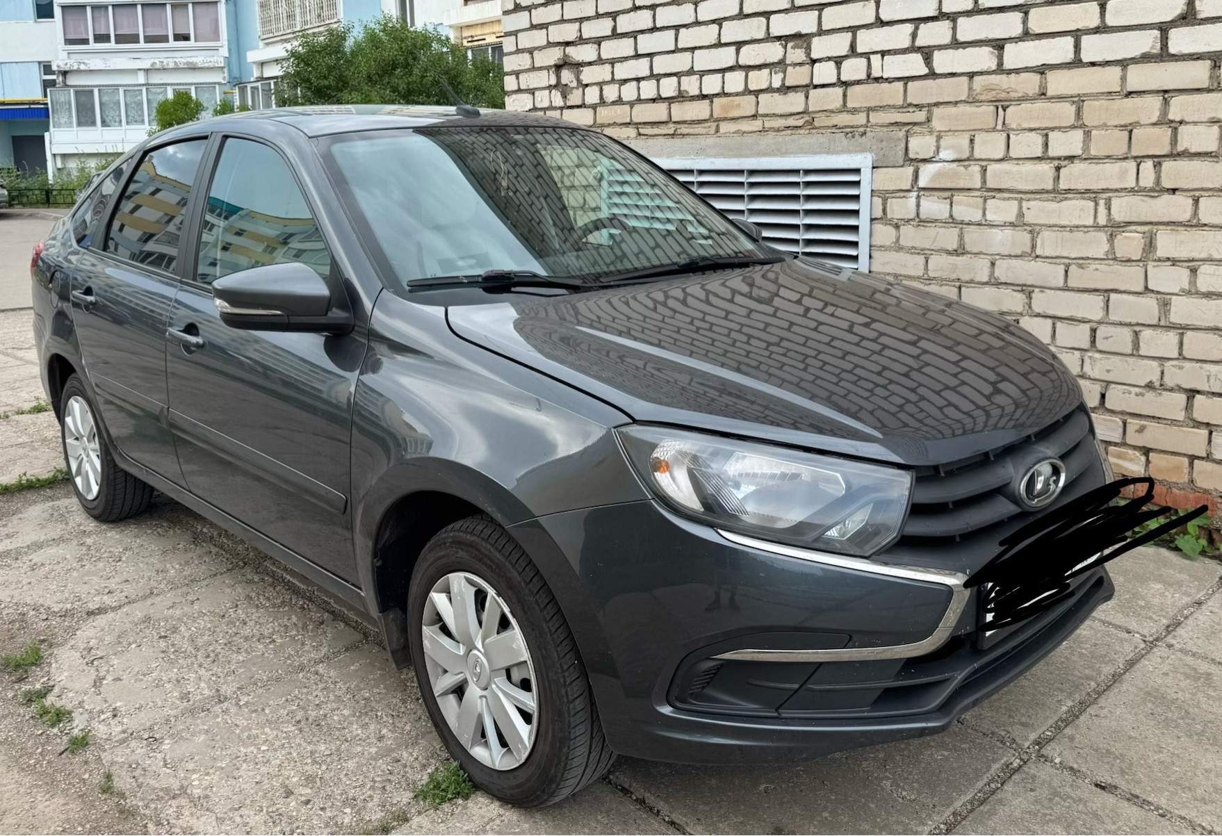 Аренда lada granta эконом класса 2018 года в городе Москва от 2400 руб./сутки, передний привод, двигатель: бензин, объем 1.6 литров, ОСАГО (Впишу в полис), без водителя, недорого, вид 5 - RentRide