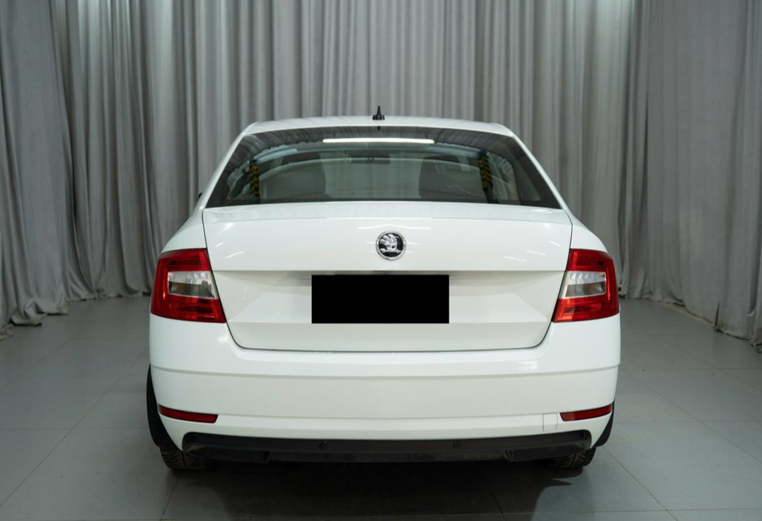 Аренда skoda octavia эконом класса 2020 года в городе Москва Яхромская от 2000 руб./сутки, передний привод, двигатель: бензин, объем 1.6 литров, ОСАГО (Мультидрайв), без водителя, недорого, вид 4 - RentRide