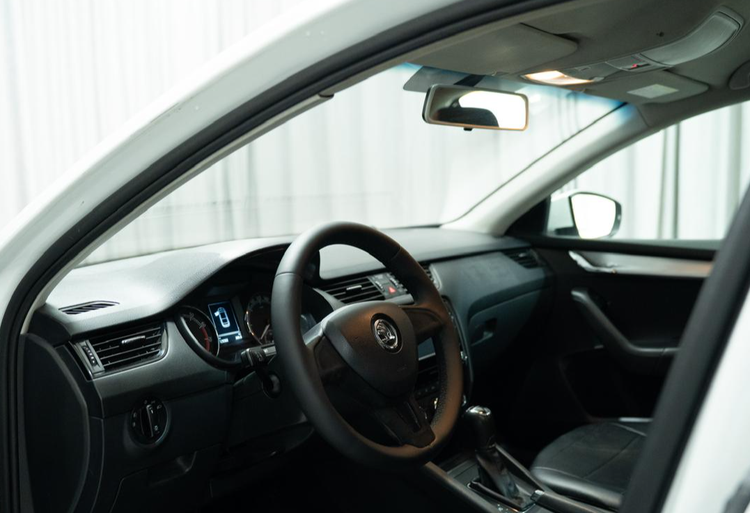 Аренда skoda octavia эконом класса 2020 года в городе Москва Яхромская от 2000 руб./сутки, передний привод, двигатель: бензин, объем 1.6 литров, ОСАГО (Мультидрайв), без водителя, недорого, вид 7 - RentRide