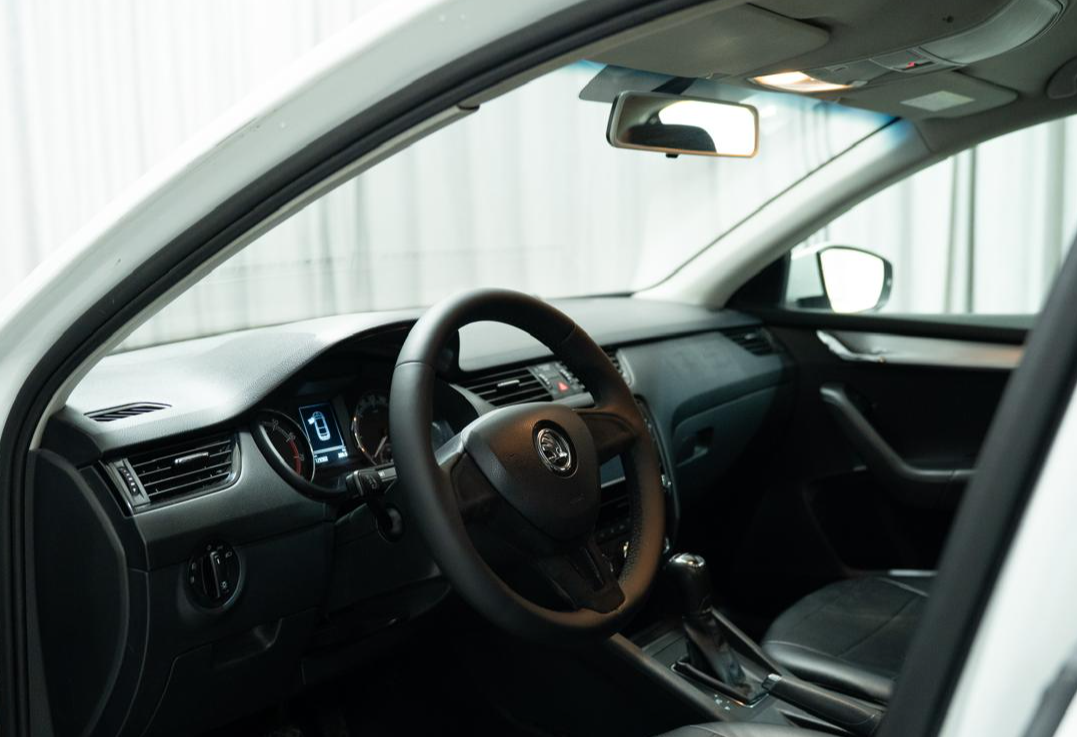 Аренда skoda octavia эконом класса 2020 года в городе Москва Ольховая от 2000 руб./сутки, передний привод, двигатель: бензин, объем 1.6 литров, ОСАГО (Мультидрайв), без водителя, недорого, вид 8 - RentRide