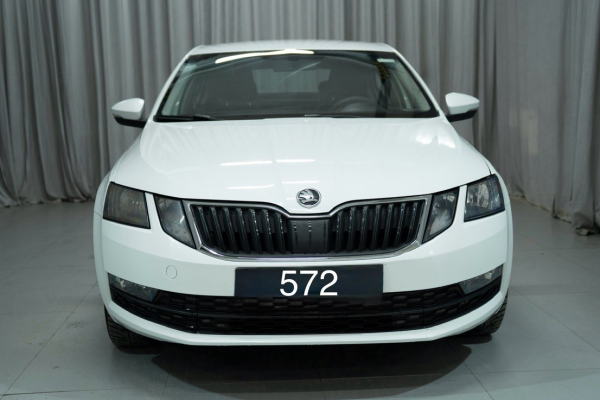 Прокат авто skoda octavia эконом класса 2020 года в городе Москва Ольховая от 2000 руб./сутки, передний привод, двигатель: бензин, объем 1.6 литров, ОСАГО (Мультидрайв), без водителя, недорого - RentRide