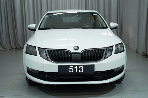 Прокат авто skoda octavia эконом класса 2020 года в городе Москва Яхромская от 2000 руб./сутки, передний привод, двигатель: бензин, объем 1.6 литров, ОСАГО (Мультидрайв), без водителя, недорого - RentRide