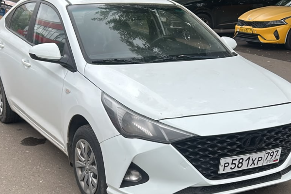 Прокат авто hyundai solaris эконом класса 2021 года в городе Москва Парк культуры от 2000 руб./сутки, передний привод, двигатель: бензин, объем 1.6 литров, ОСАГО (Впишу в полис), без водителя, недорого - RentRide