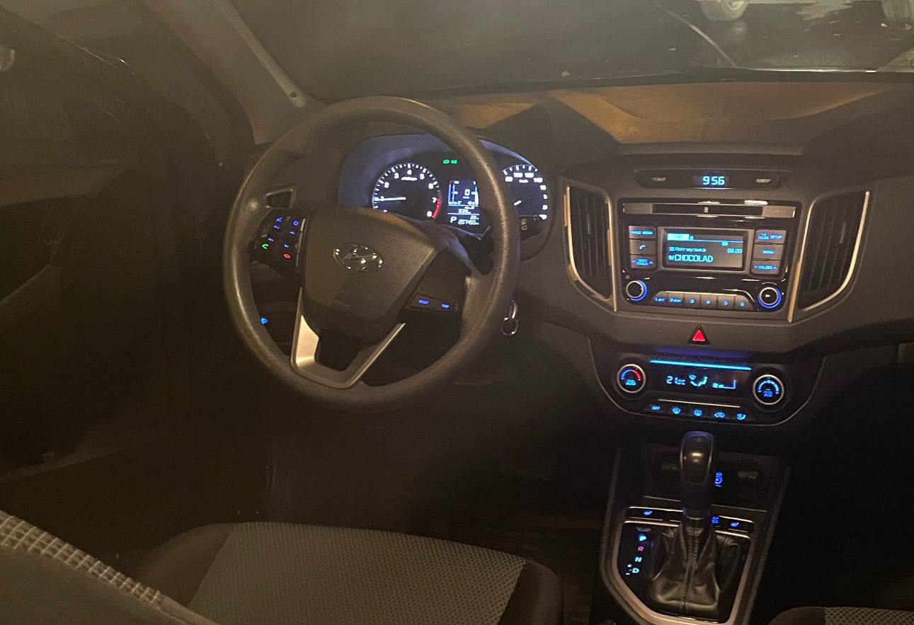 Аренда hyundai creta эконом класса 2017 года в городе Москва Ясенево от 2800 руб./сутки, полный привод, двигатель: бензин, объем 2 литра, ОСАГО (Впишу в полис), без водителя, недорого, вид 4 - RentRide