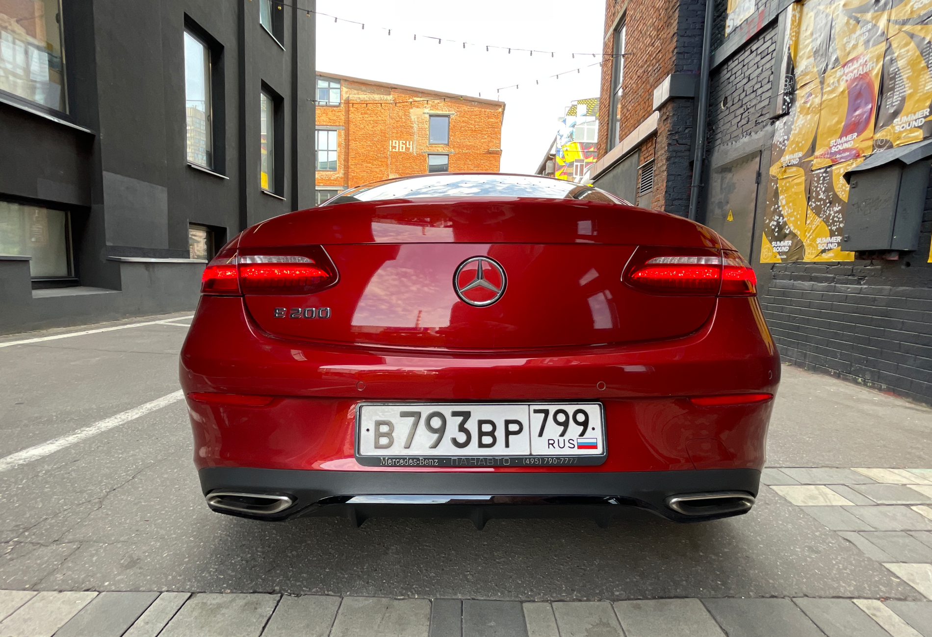 Аренда mercedes-benz e-klass бизнес класса 2017 года в городе Москва Водный стадион от 8792 руб./сутки, задний привод, двигатель: бензин, ОСАГО (Впишу в полис), без водителя, недорого, вид 5 - RentRide