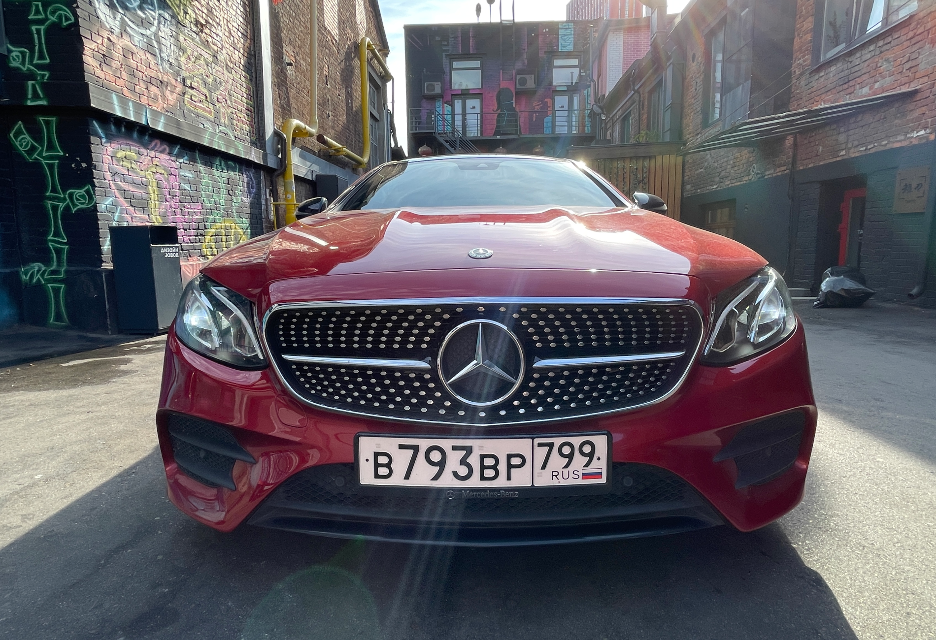 Аренда mercedes-benz e-klass бизнес класса 2017 года в городе Москва Водный стадион от 8792 руб./сутки, задний привод, двигатель: бензин, ОСАГО (Впишу в полис), без водителя, недорого, вид 4 - RentRide