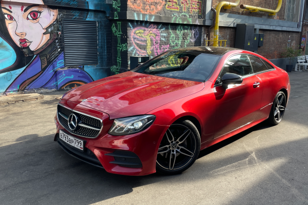 Прокат авто mercedes-benz e-klass бизнес класса 2017 года в городе Москва Водный стадион от 8792 руб./сутки, задний привод, двигатель: бензин, ОСАГО (Впишу в полис), без водителя, недорого - RentRide