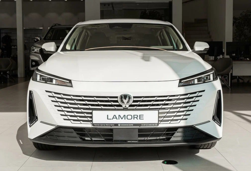 Аренда changan lamore бизнес класса 2023 года в городе Москва от 5440 руб./сутки, передний привод, двигатель: бензин, объем 1.5 литров, каско (Мультидрайв), ОСАГО (Мультидрайв), без водителя, недорого - RentRide