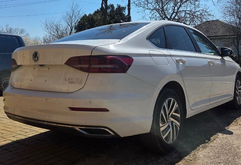 Аренда volkswagen lavida комфорт класса 2022 года в городе Москва от 3200 руб./сутки, передний привод, двигатель: бензин, объем 1.4 литра, ОСАГО (Мультидрайв), без водителя, недорого, вид 3 - RentRide