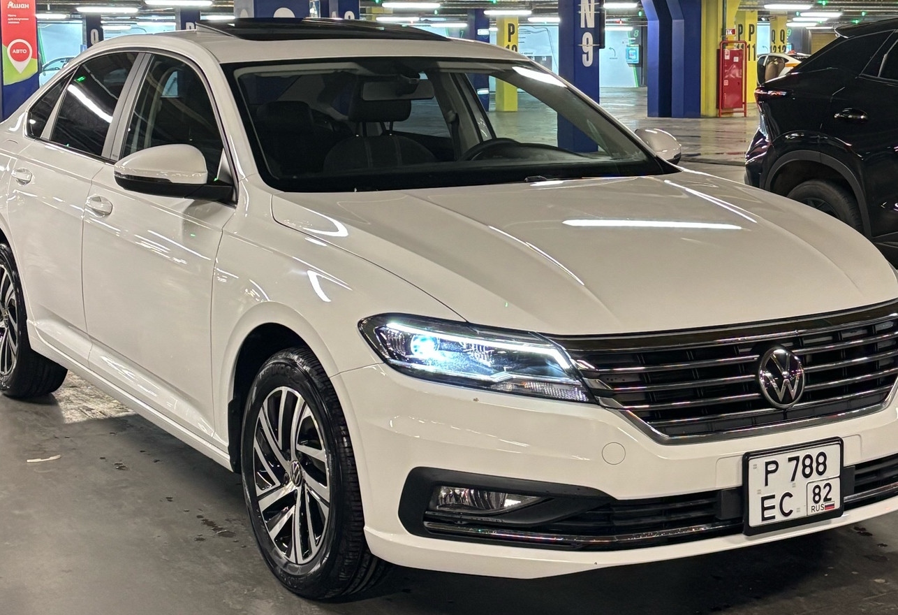 Аренда volkswagen lavida комфорт класса 2022 года в городе Москва от 3200 руб./сутки, передний привод, двигатель: бензин, объем 1.4 литра, ОСАГО (Мультидрайв), без водителя, недорого - RentRide