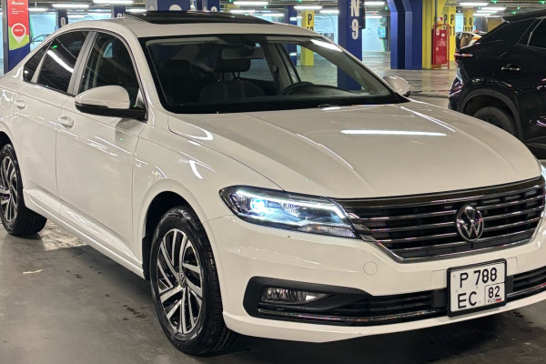Прокат авто volkswagen lavida комфорт класса 2022 года в городе Москва от 3200 руб./сутки, передний привод, двигатель: бензин, объем 1.4 литра, ОСАГО (Мультидрайв), без водителя, недорого - RentRide