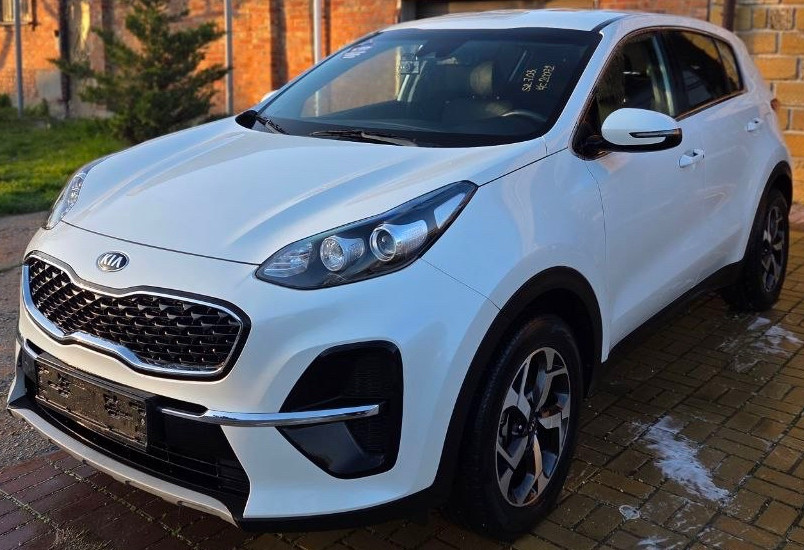 Аренда kia sportage комфорт класса 2021 года в городе Москва от 4000 руб./сутки, передний привод, двигатель: дизель, объем 1.6 литров, ОСАГО (Мультидрайв), без водителя, недорого - RentRide