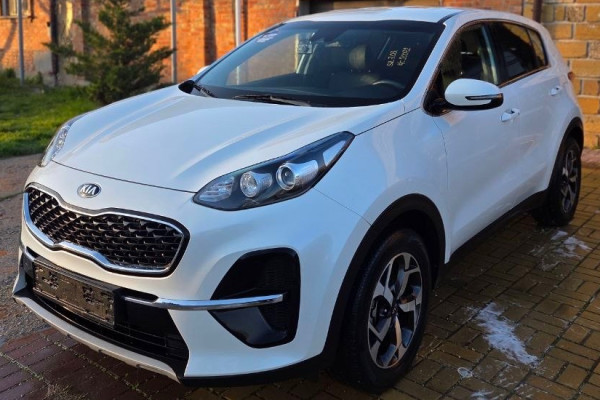 Прокат авто kia sportage комфорт класса 2021 года в городе Москва от 4000 руб./сутки, передний привод, двигатель: дизель, объем 1.6 литров, ОСАГО (Мультидрайв), без водителя, недорого - RentRide