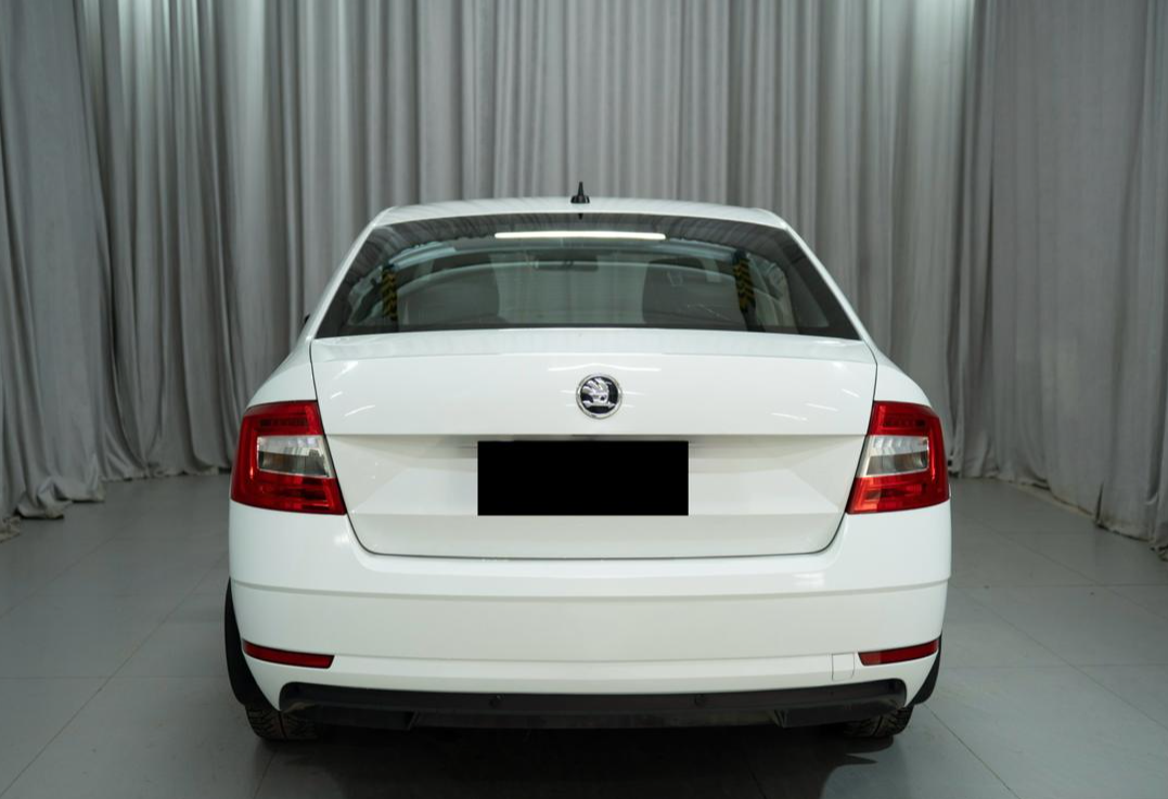 Аренда skoda octavia эконом класса 2020 года в городе Москва Яхромская от 2100 руб./сутки, передний привод, двигатель: бензин, объем 1.6 литров, ОСАГО (Мультидрайв), без водителя, недорого, вид 4 - RentRide