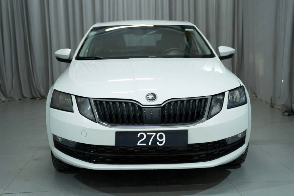 Прокат авто skoda octavia эконом класса 2020 года в городе Москва Яхромская от 2100 руб./сутки, передний привод, двигатель: бензин, объем 1.6 литров, ОСАГО (Мультидрайв), без водителя, недорого - RentRide