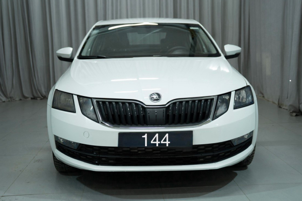 Прокат авто skoda octavia эконом класса 2020 года в городе Москва Яхромская от 2100 руб./сутки, передний привод, двигатель: бензин, объем 1.6 литров, ОСАГО (Мультидрайв), без водителя, недорого - RentRide