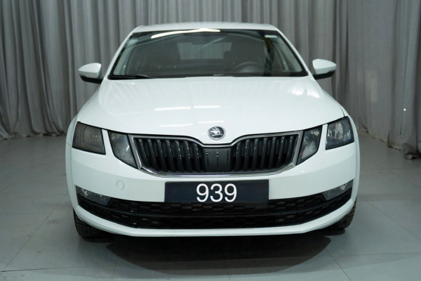 Прокат авто skoda octavia эконом класса 2020 года в городе Москва Яхромская от 2100 руб./сутки, передний привод, двигатель: бензин, объем 1.6 литров, ОСАГО (Мультидрайв), без водителя, недорого - RentRide