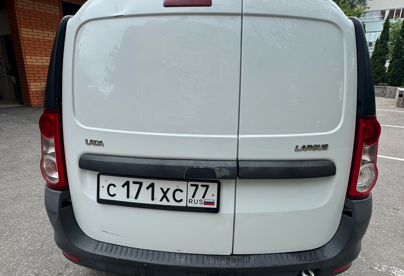 Аренда lada-vaz largus эконом класса 2017 года в городе Москва Бабушкинская от 2000 руб./сутки, передний привод, двигатель: бензин, объем 1.6 литров, без водителя, недорого, вид 4 - RentRide